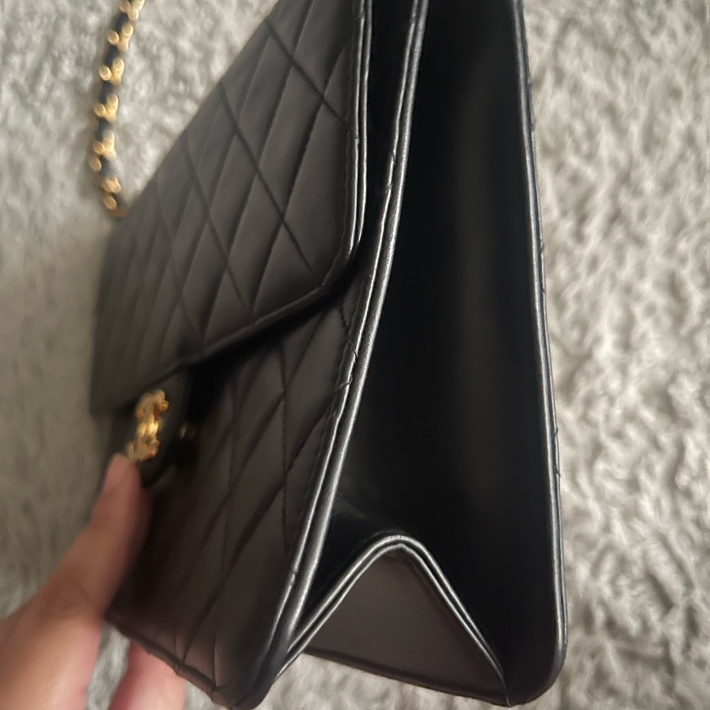 Chanel Vintage Bag 24k gold plated hardware in black - Picture 5 of 8